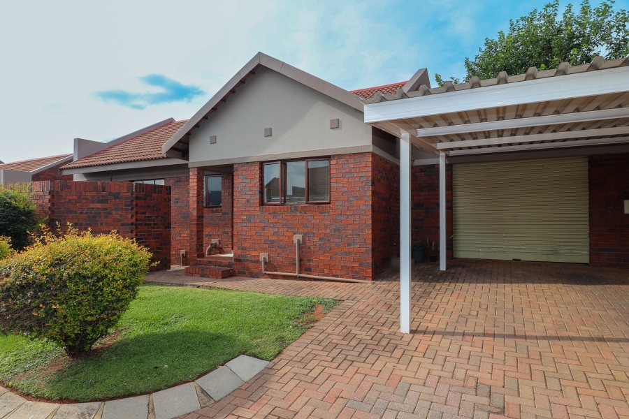 3 Bedroom Property for Sale in Flamwood North West